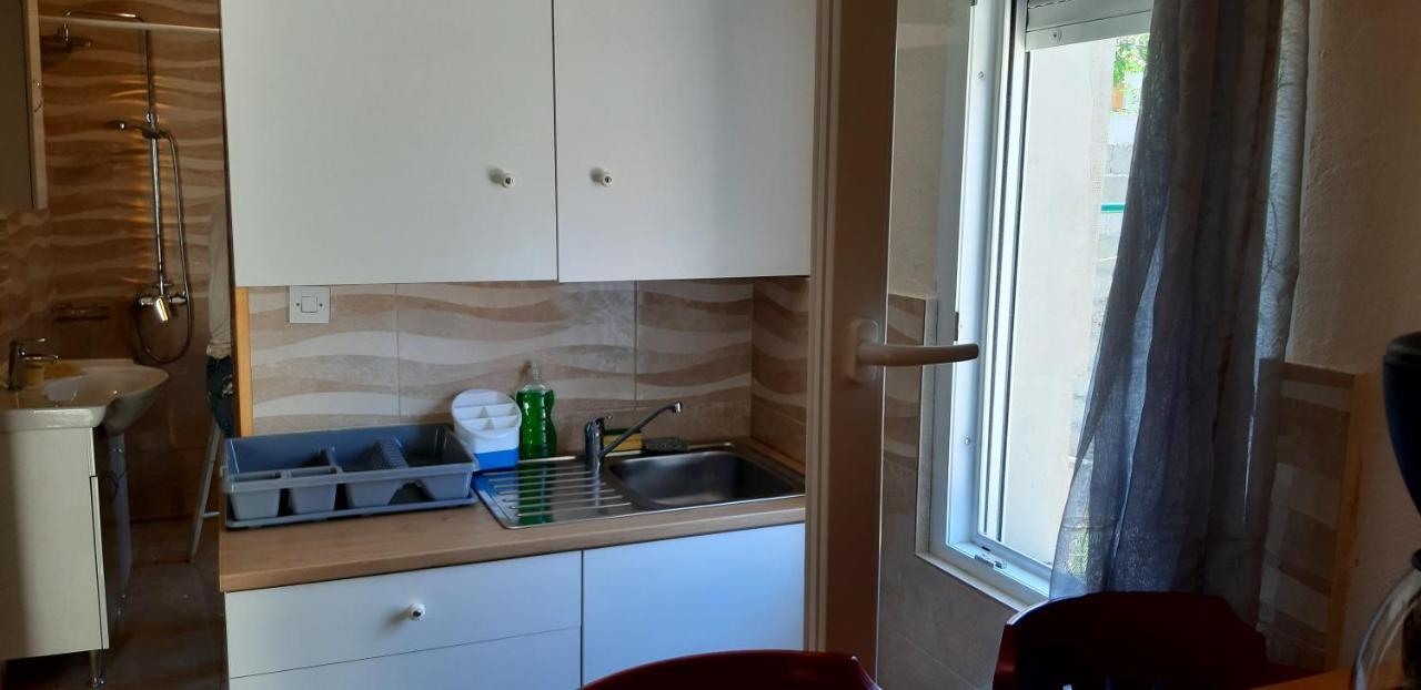 Apartment "Mislav" Gornji Karin Exteriör bild